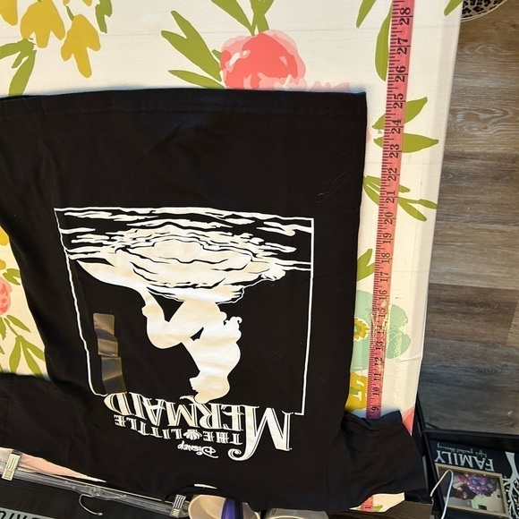 NWT, Disney, the little mermaid, small graphic T-shirt - Picture 5 of 6